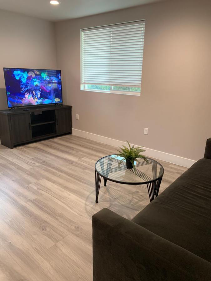 Private Room In New Appartment With Full Bath ロサンゼルス エクステリア 写真